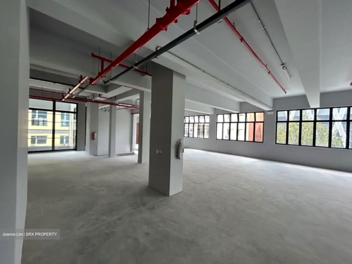 Apg Building (D1), Retail #588639031